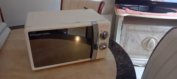 russel hobbs microwave