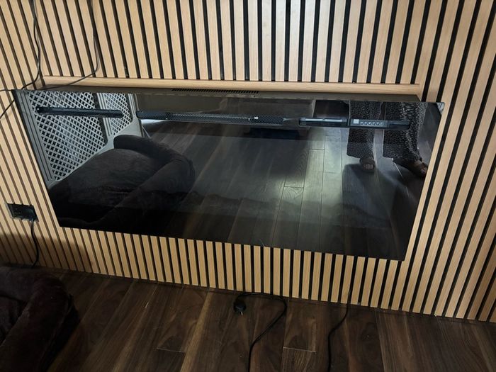 Wall mountable media wall fire