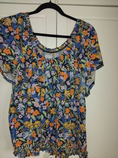 ladies top size 20