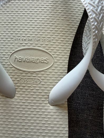 Boys/Girls trainers Nike and flip flops Havaianas size UK 4/4.5