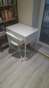 IKEA MICKE Desk & White Swivel Chair Very Good Condition