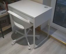IKEA MICKE Desk & White Swivel Chair Very Good Condition