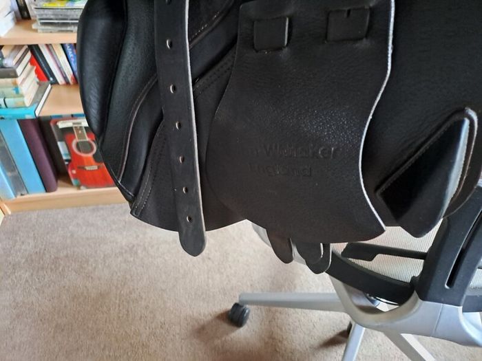 17.5" John Whitaker close contact jump saddle