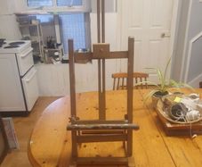easel wooden table