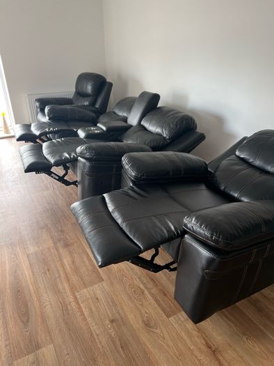 Set of sofa and two arm chairs - recliner
