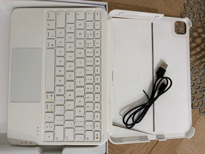 iPad Keyboard. Case