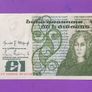 Irish one pound notes Image 6