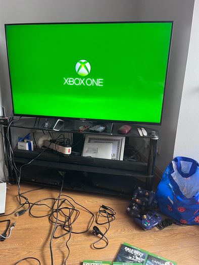 Xbox One S 1TB Console Bundle 2 Controllers 6 Games
