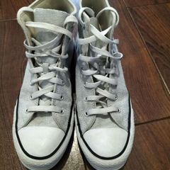 Gorgeous glittery silver converse size 5/38 junior