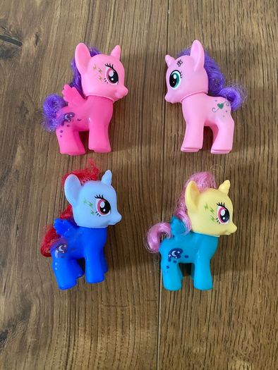 4 Kids Pony Toys / Figures