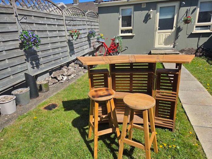 outdoor bar