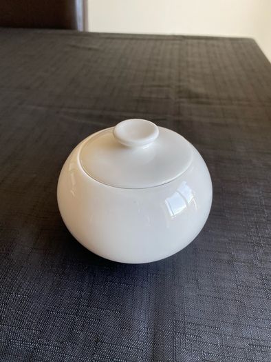 White ceramic sugar pot with lid in perfect condition