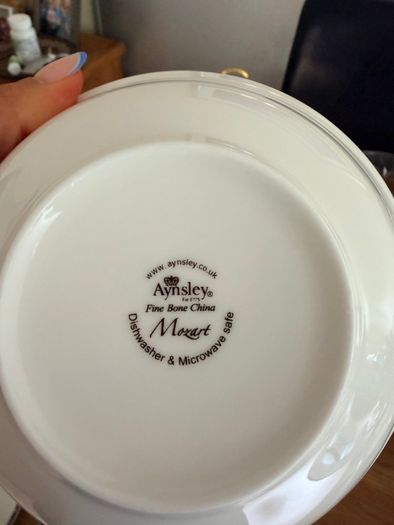 Aynsley Fine Bone China "Mozart" 20-Piece Dinner & Tea Set
