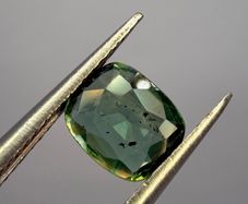 IGI Certified 1.03ct Natural Bi-Color Sapphire. Greenish Blue. Unheated&Untreated