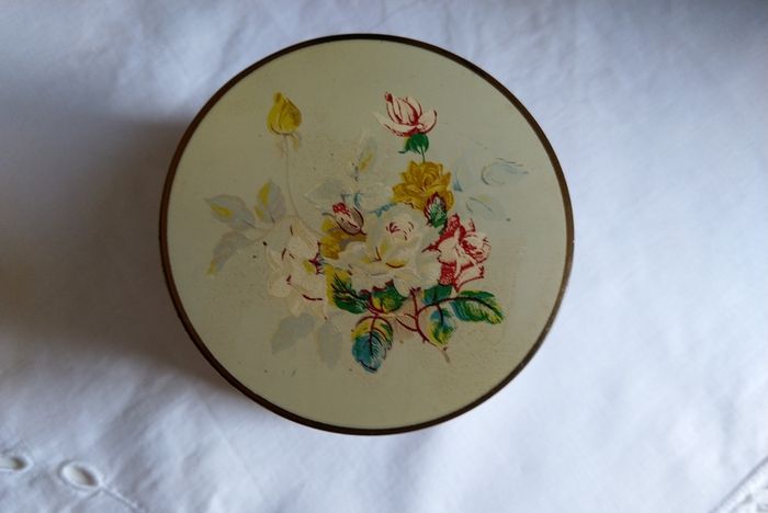 Vintage Musical Compact