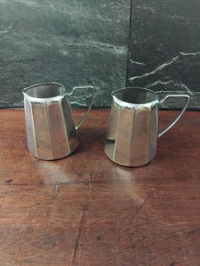 Monarchy Plate Pair of Jugs