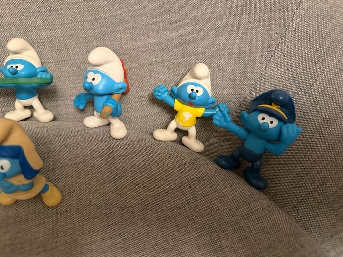 Lot of 10 Smurfs figurines