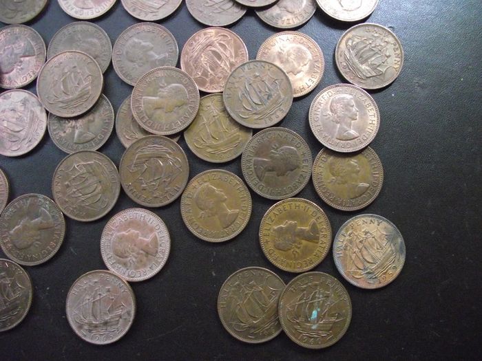 Great Britain. Elizabeth II. 72 coins x half penny (1953-1967) Nice Condition!