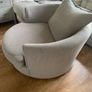 Swivel chair Image 4