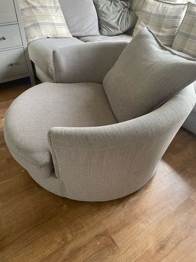 Swivel chair
