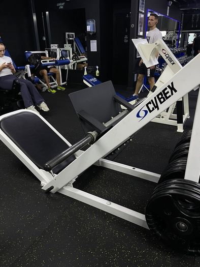 Cybex Gen 1 - 45 Degree Leg press (REFURBISHED)