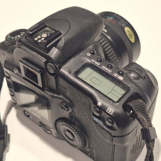 Canon EOS 20D 8.2MP Digital SLR Camera Kit with Canon EF 35-70mm f/3.5-4.5 Zoom Lens 3 Months Warranty