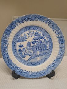 Antique Blue Willow pattern plate scalloped edge