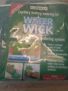Capillary mat and liner for greenhouse