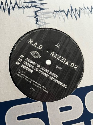 10e each Techno 12" vinyl