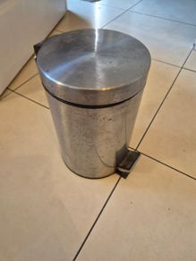 Rubbish bin