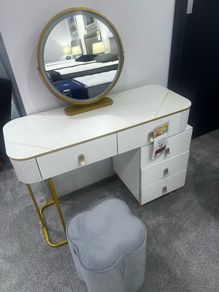 Dressing  table new with stool and led mirror