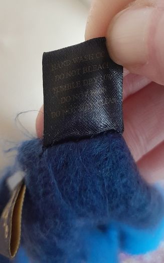 Shawl, broad & fluffy, in blue, never used