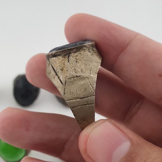Antique 15 Heritage Style Rings Mixed Brass Glass & Decorative Stone Collection