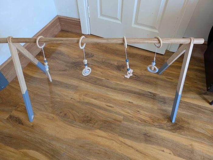 Twin wooden/grey baby gym