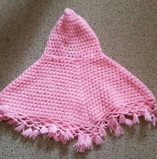 Girls woolen poncho size 1-2 years