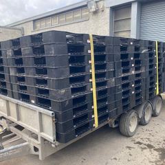 plastic pallets