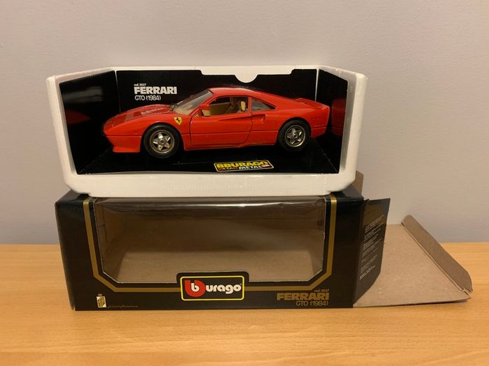 Ferrari GTO 1984 1/18 Burago Model Car