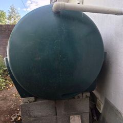oil / water tank.