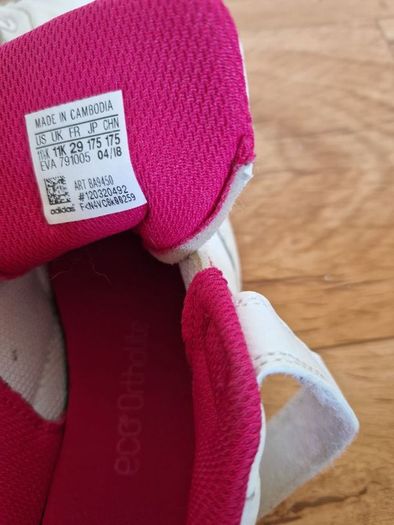 Sneajers for girl size 11 UK