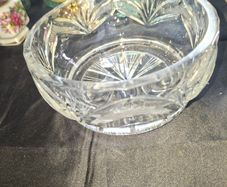 Beautiful Crystal Glass Sweet or Sugar Bowl, Postage Available