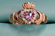 Vintage 9ct yellow gold claddagh ring