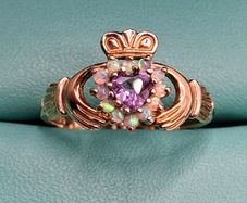 Vintage 9ct yellow gold claddagh ring