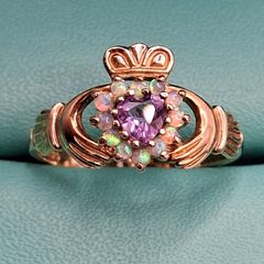 Vintage 9ct yellow gold claddagh ring