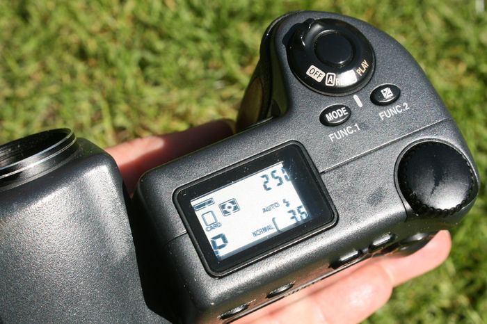 Nikon Coolpix 990/E990 3.2MP Digital Compact Camera Tested