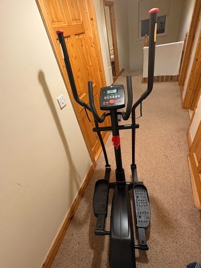 Reebok Jet100 Elliptical Trainer