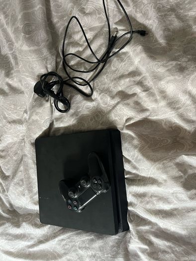 PS4 Slim With Games