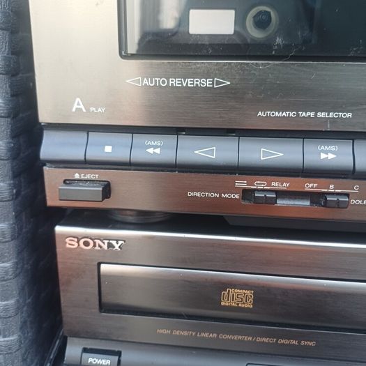 Sony's Liberty LBT-D System highly sought-after System including the matching Turntable in great condition