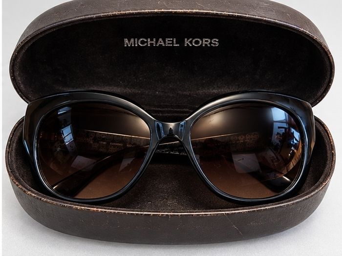 Michael Kors Vivian M2892S Sunglasses with Original Case