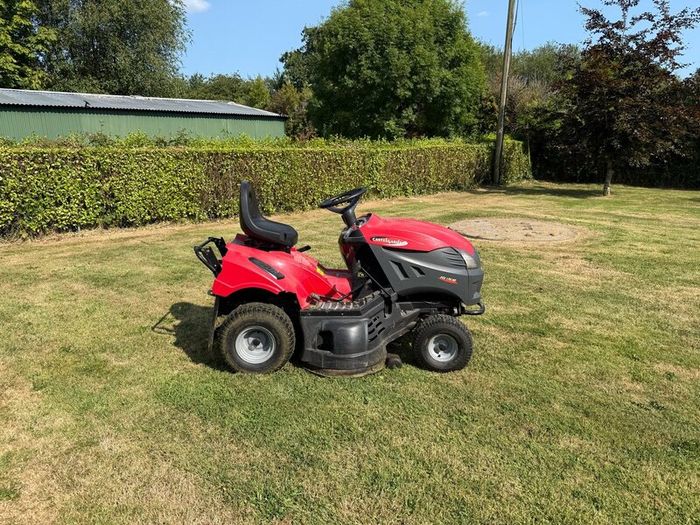 Ride on lawnmower