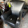 2 leather armchairs Image 2